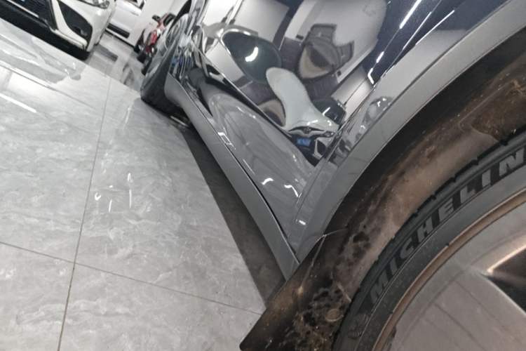 Used Tesla Model Y 2022 Revised Version Rear-Wheel Drive Right Side Sill