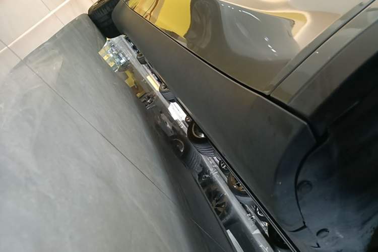 Used Tesla Model Y 2022 Revised Version Rear-Wheel Drive Right Side Sill