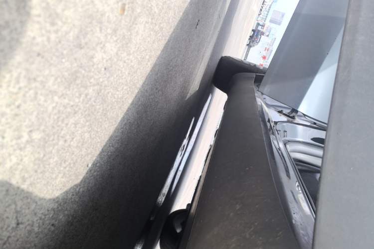 Used Tesla Model Y 2022 Revised Version Rear-Wheel Drive Right Side Sill