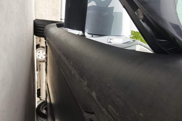 Used Tesla Model Y 2022 Rear-Wheel-Drive Version Right Side Sill