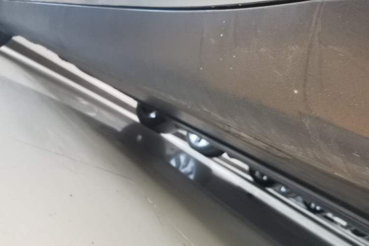 Used Tesla Model Y 2022 Revised Version Rear-Wheel Drive Right Side Sill