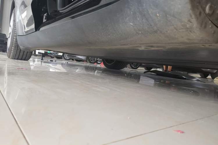 Used Tesla Model Y 2022 Rear-Wheel-Drive Version Right Side Sill