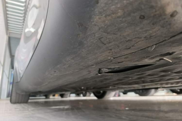 Used Tesla Model Y 2022 Revised Version Rear-Wheel Drive Right Side Sill