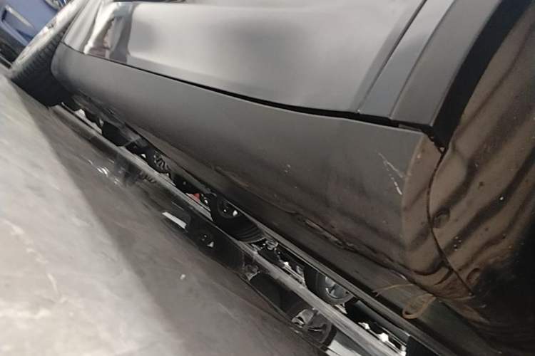 Used Tesla Model Y 2022 Revised Version Rear-Wheel Drive Right Side Sill