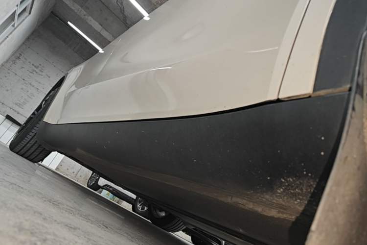 Used Tesla Model Y 2022 Revised Version Rear-Wheel Drive Right Side Sill