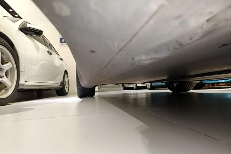 Used Tesla Model Y 2022 Rear-Wheel-Drive Version Right Side Sill