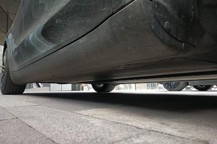 Used Tesla Model Y 2022 Revised Version Rear-Wheel Drive Right Side Sill