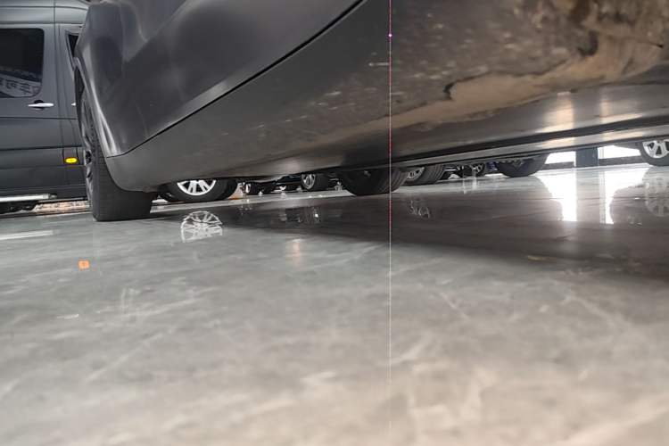 Used Tesla Model Y 2022 Rear-Wheel-Drive Version Right Side Sill