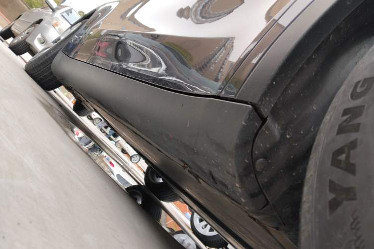 Used Tesla Model Y 2022 Rear-Wheel-Drive Version Right Side Sill