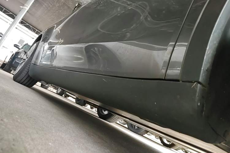 Used Tesla Model Y 2022 Rear-Wheel-Drive Version Right Side Sill