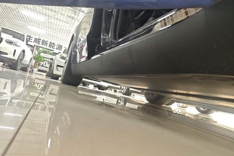 Used Tesla Model Y 2022 Rear-Wheel-Drive Version Right Side Sill