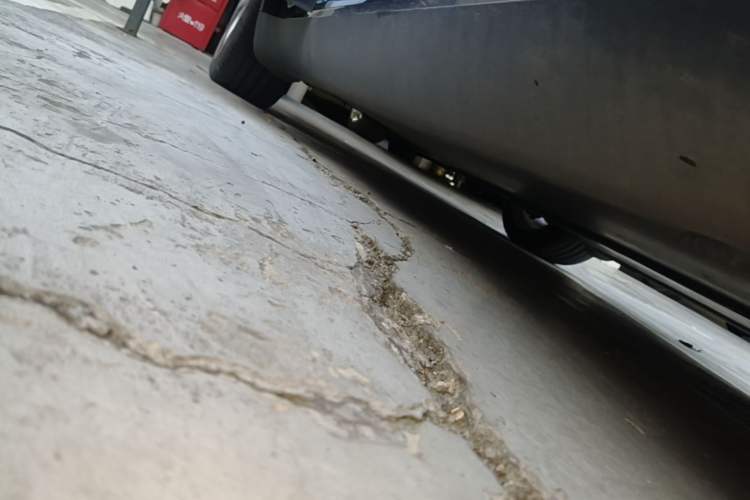 Used Tesla Model Y 2022 Rear-Wheel-Drive Version Right Side Sill