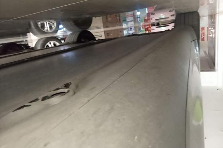 Used Tesla Model Y 2022 Rear-Wheel-Drive Version Right Side Sill