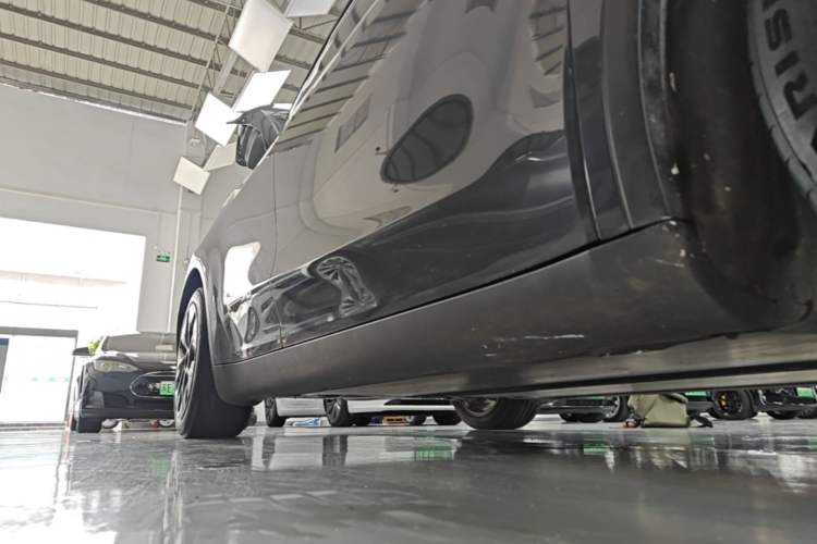 Used Tesla Model Y 2022 Revised Version Rear-Wheel Drive Right Side Sill