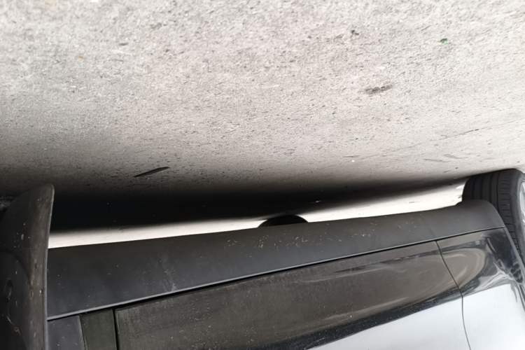 Used Tesla Model Y 2022 Revised Version Long-Range All-Wheel Drive Right Side Sill