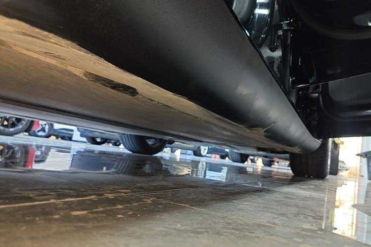 Used Tesla Model Y 2022 Rear-Wheel-Drive Version Right Side Sill