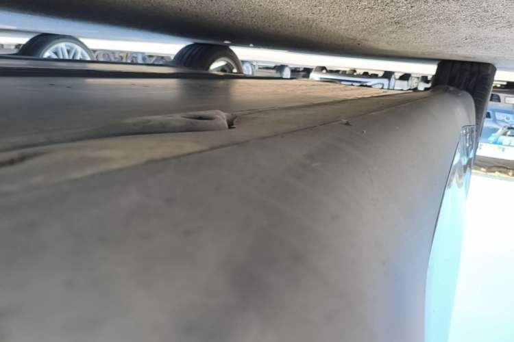 Used Tesla Model Y 2022 Rear-Wheel-Drive Version Right Side Sill
