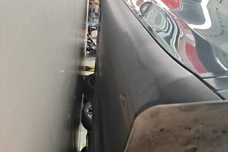 Used Tesla Model Y 2022 Revised Version Rear-Wheel Drive Right Side Sill