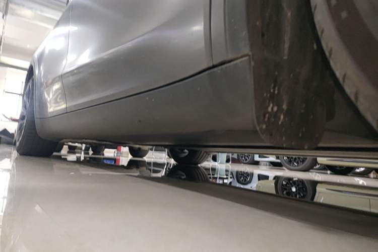 Used Tesla Model Y 2022 Revised Version Rear-Wheel Drive Right Side Sill