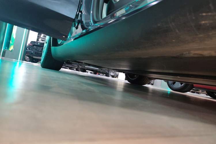 Used Tesla Model Y 2022 Revised Version Rear-Wheel Drive Right Side Sill