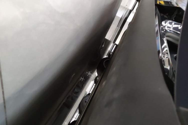 Used Tesla Model Y 2022 Revised Version Rear-Wheel Drive Right Side Sill