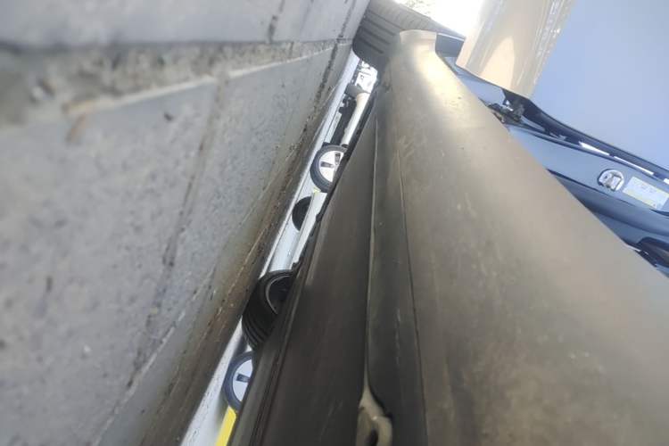 Used Tesla Model Y 2022 Rear-Wheel-Drive Version Right Side Sill