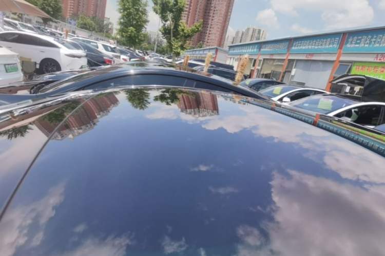 Used Tesla Model Y 2022 Rear-Wheel-Drive Version Roof