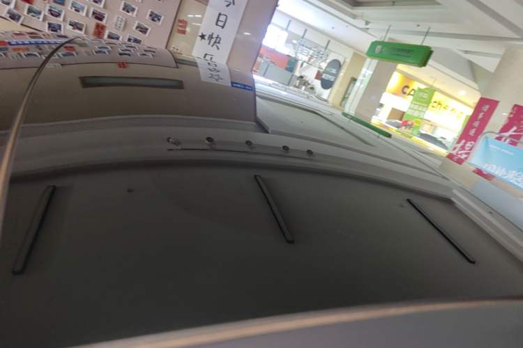 Used Tesla Model Y 2022 Rear-Wheel-Drive Version Roof