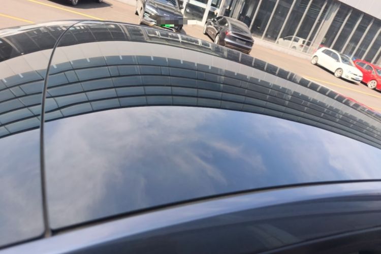 Used Tesla Model Y 2022 Rear-Wheel-Drive Version Roof