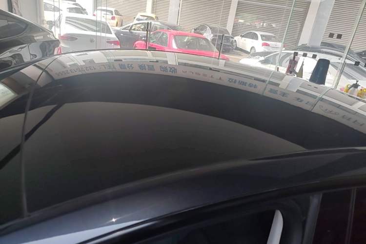 Used Tesla Model Y 2022 Long-Range All-Wheel-Drive Version Roof