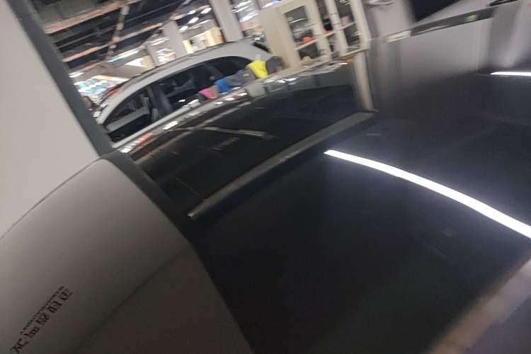 Used Tesla Model Y 2022 Rear-Wheel-Drive Version Roof