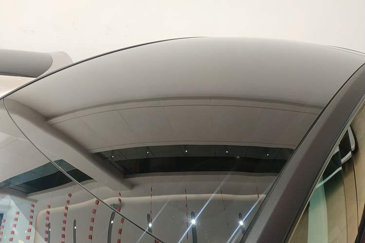 Used Tesla Model Y 2022 Rear-Wheel-Drive Version Roof
