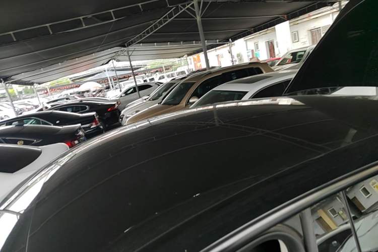 Used Tesla Model Y 2022 Rear-Wheel-Drive Version Roof