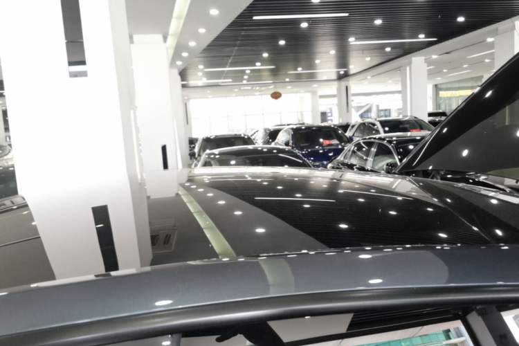 Used Tesla Model Y 2022 Rear-Wheel-Drive Version Roof