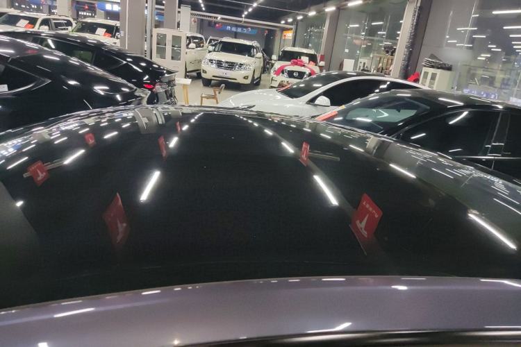 Used Tesla Model Y 2022 Long-Range All-Wheel-Drive Version Roof