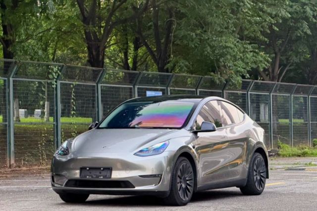 Used Tesla Model Y 2022 Long-Range All-Wheel-Drive Version