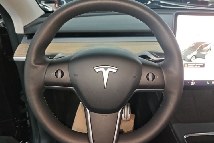 Used Tesla Model Y 2022 Rear-Wheel-Drive Version Steering Wheel