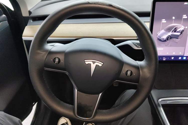 Used Tesla Model Y 2022 Rear-Wheel-Drive Version Steering Wheel