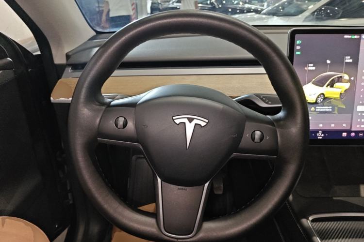 Used Tesla Model Y 2022 Rear-Wheel-Drive Version Steering Wheel