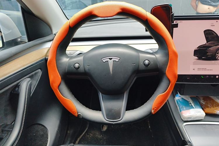 Used Tesla Model Y 2022 Rear-Wheel-Drive Version Steering Wheel