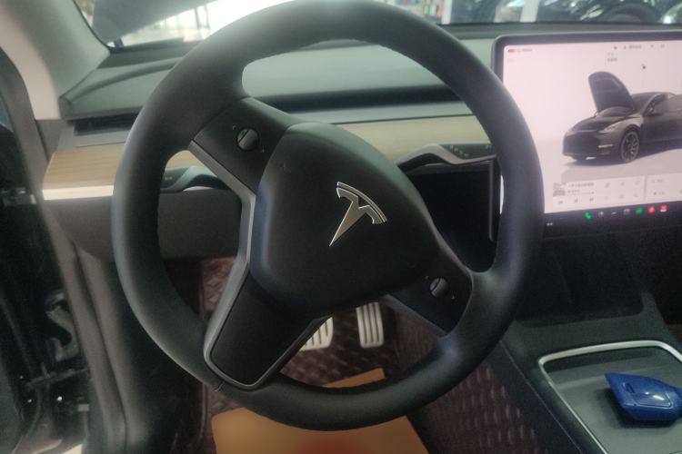 Used Tesla Model Y 2022 Performance High-Performance All-Wheel-Drive Version Steering Wheel