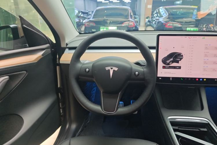 Used Tesla Model Y 2022 Rear-Wheel-Drive Version Steering Wheel