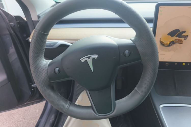 Used Tesla Model Y 2022 Rear-Wheel-Drive Version Steering Wheel
