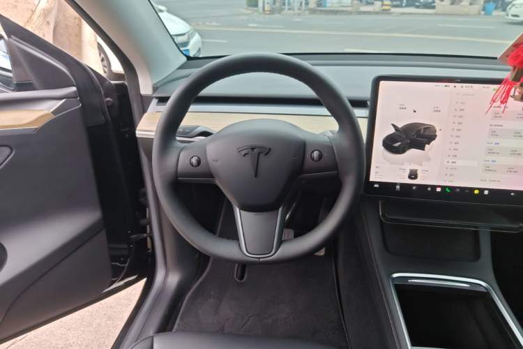 Used Tesla Model Y 2022 Revised Version Rear-Wheel Drive Steering Wheel