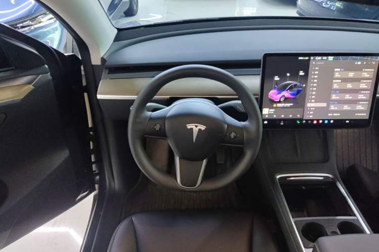 Used Tesla Model Y 2022 Revised Version Long-Range All-Wheel Drive Steering Wheel