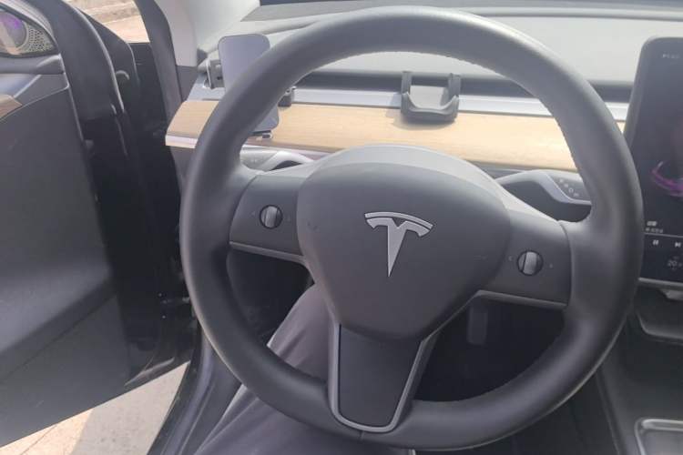 Used Tesla Model Y 2022 Revised Version Rear-Wheel Drive Steering Wheel