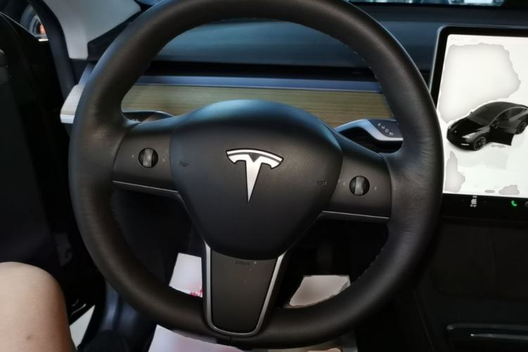 Used Tesla Model Y 2022 Rear-Wheel-Drive Version Steering Wheel