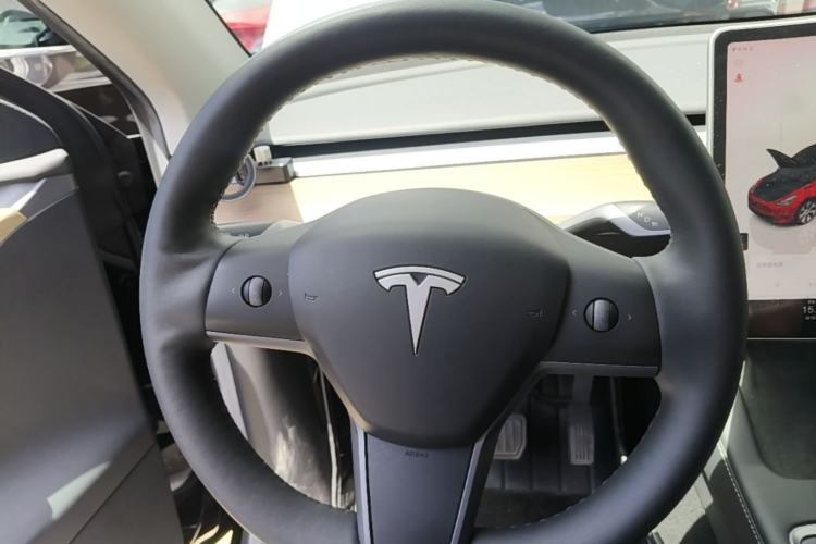 Used Tesla Model Y 2022 Rear-Wheel-Drive Version Steering Wheel