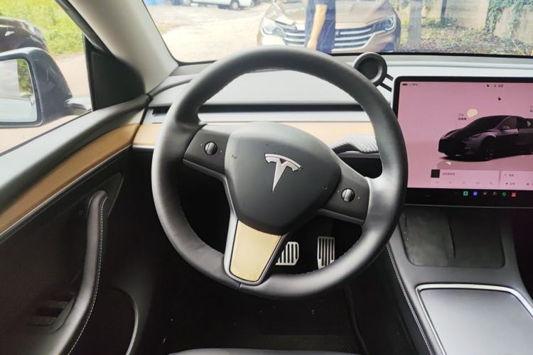 Used Tesla Model Y 2022 Rear-Wheel-Drive Version Steering Wheel