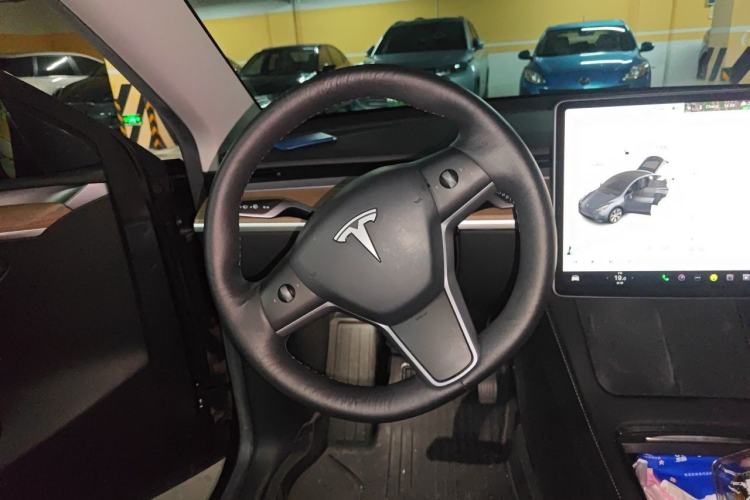 Used Tesla Model Y 2022 Rear-Wheel-Drive Version Steering Wheel